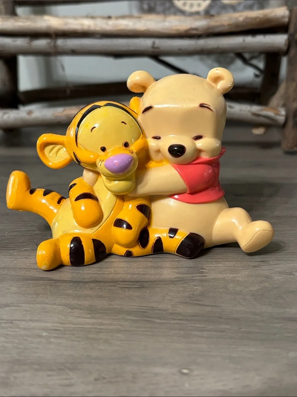VTG Baby Tigger Hugging Pooh Bear Collectors Piece Disney Decopac Rubber Figure